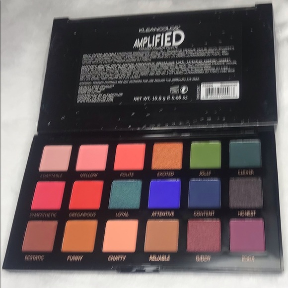 Eyeshadow - Picture 3 of 3